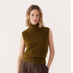 Frank & Oak The Boucle Knit Sweater Vest in Khaki Green